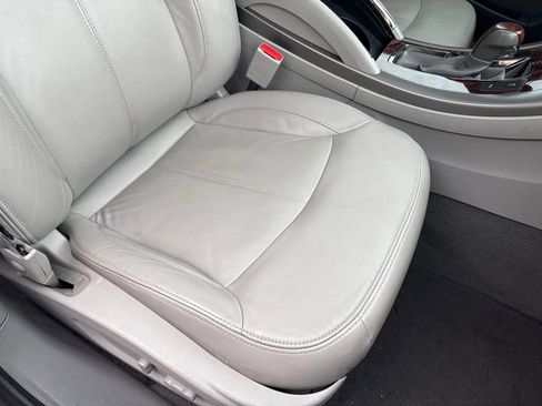 Used 2013 Buick LaCrosse Leather w/ Driver Confidence Package FWD image 27