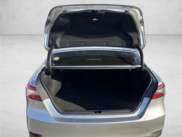Used 2019 Toyota Camry LE FWD image 4