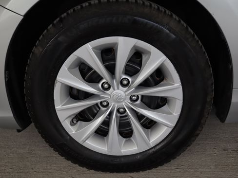 Used 2015 Toyota Camry LE FWD image 25