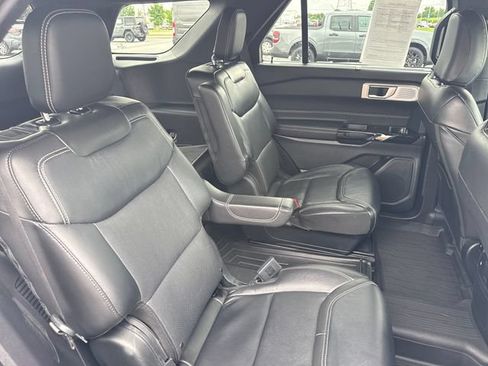 Used 2022 Ford Explorer ST w/ Equipment Group 401A AWD/4WD image 14
