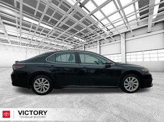 Used 2022 Toyota Camry SE video 2