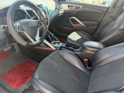 Used 2012 Hyundai Veloster w/ Style Pkg FWD image 12