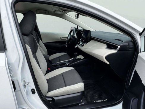 Used 2023 Toyota Corolla LE FWD image 52