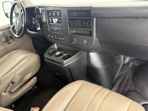 Used 2022 Chevrolet Express 3500 w/ Driver Convenience Package RWD image 14
