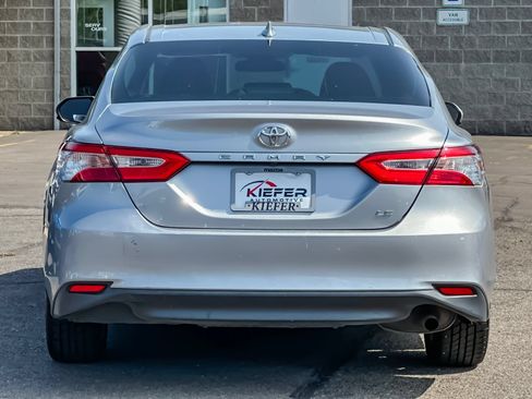 Used 2019 Toyota Camry LE FWD image 5