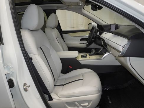 Used 2024 MAZDA CX-90 3.3 Turbo S w/ Premium Plus image 17