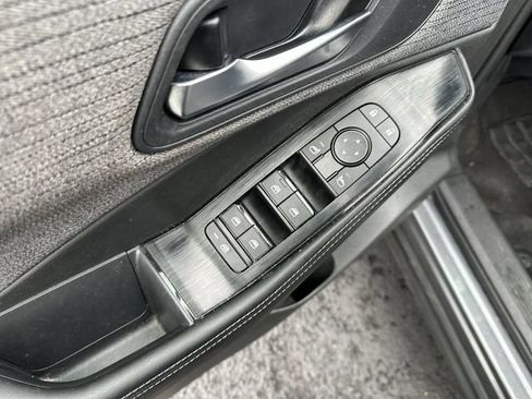Used 2023 Nissan Rogue SV AWD/4WD image 17