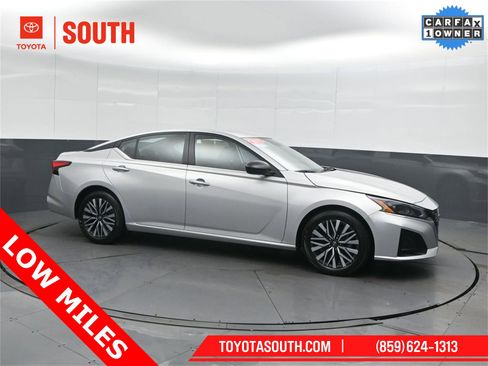 Used 2025 Nissan Altima 2.5 SV image 1
