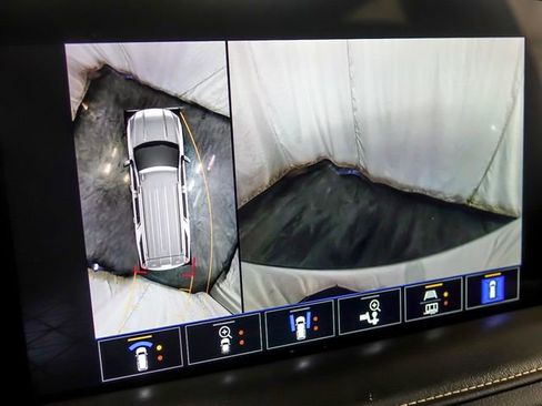 Certified 2023 GMC Yukon XL SLT w/ SLT Luxury Package image 26