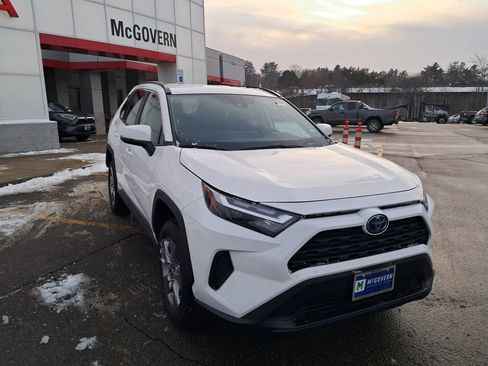 Used 2024 Toyota RAV4 LE image 7