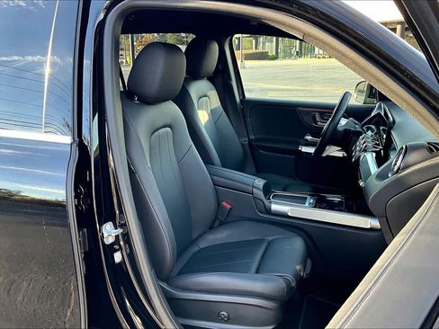 Certified 2024 Mercedes-Benz GLB 250 image 8