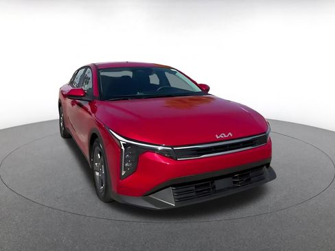 Used 2025 Kia K4 LXS image 8