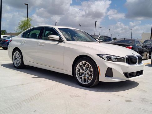 New 2026 BMW 330i Sedan RWD image 5