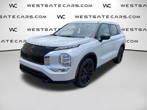 New 2026 Mitsubishi Outlander LE FWD image 1
