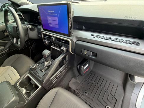 Used 2024 Toyota Tacoma TRD Off-Road image 34
