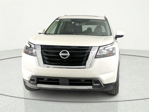 Used 2023 Nissan Pathfinder Platinum w/ Cargo Package AWD/4WD image 6