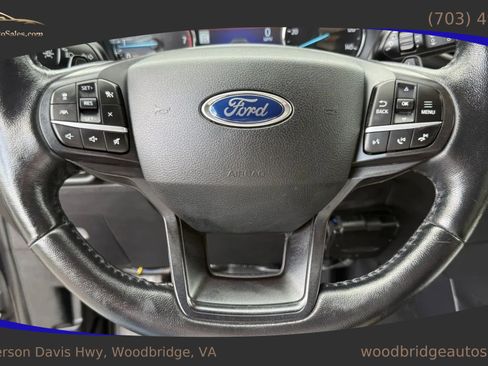 Used 2020 Ford Explorer XLT w/ Equipment Group 202A AWD/4WD image 18