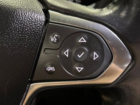 Used 2019 Chevrolet Traverse LT image 28