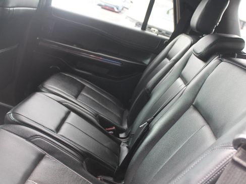 Used 2019 Ford Expedition XLT w/ Equipment Group 202A RWD image 17