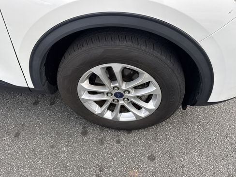 Used 2021 Ford Escape SE w/ Convenience Package image 16