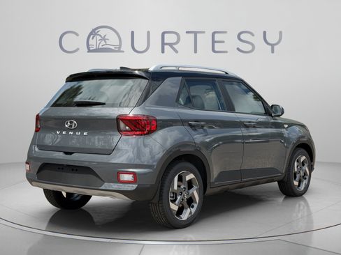 New 2026 Hyundai Venue SEL FWD image 5