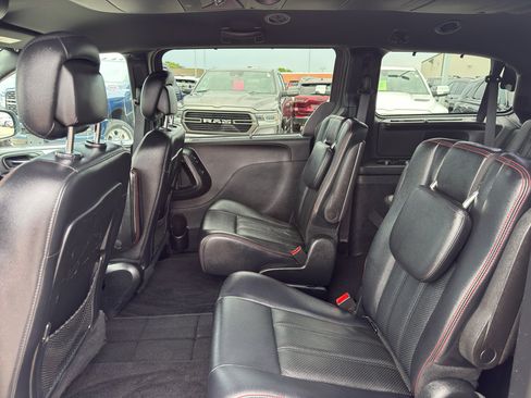 Used 2017 Dodge Grand Caravan GT FWD image 30