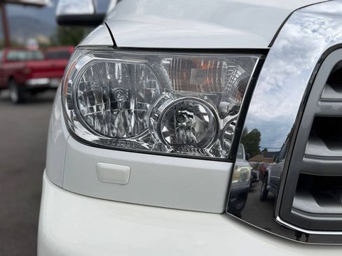 Used 2015 Toyota Sequoia Platinum AWD/4WD image 30