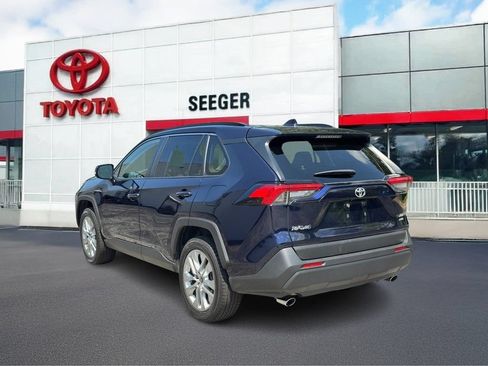 Used 2019 Toyota RAV4 XLE Premium w/ Cold Weather Package AWD/4WD image 9