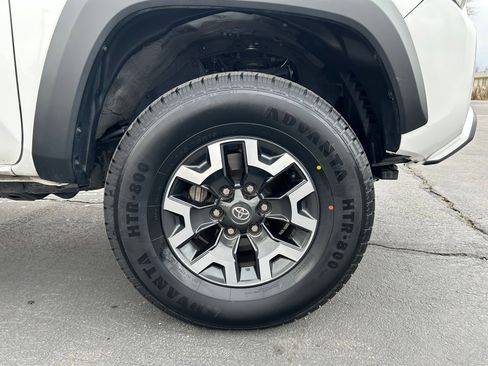 Certified 2023 Toyota Tacoma TRD Off-Road w/ TRD Premium Off Road Package image 30