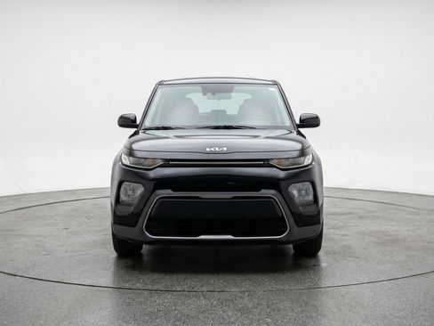 Used 2025 Kia Soul LX w/ LX Technology Package FWD image 2