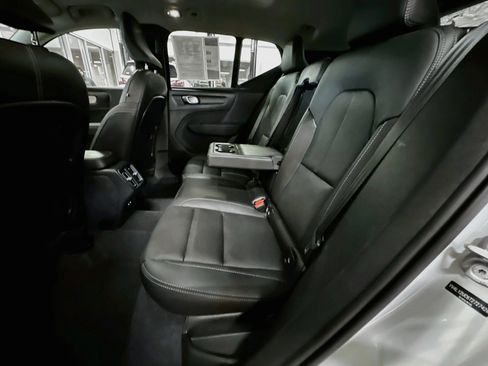 Used 2026 Volvo XC40 B5 Plus AWD/4WD image 30