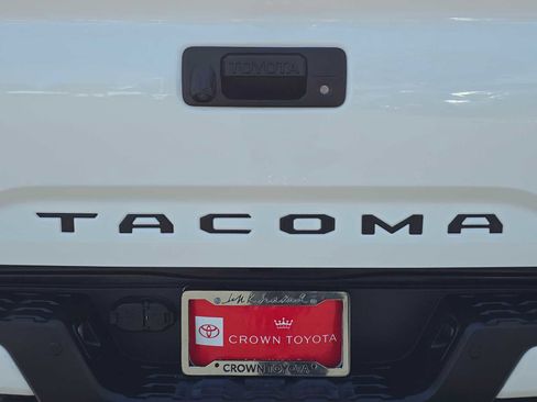 Certified 2023 Toyota Tacoma TRD Off-Road w/ TRD Premium Off Road Package AWD/4WD image 14