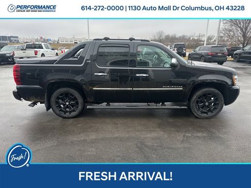 Used 2012 Chevrolet Avalanche LTZ image 3
