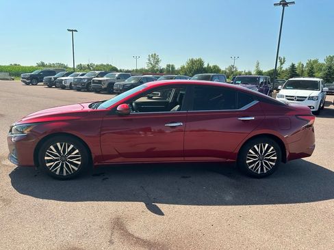 Used 2023 Nissan Altima 2.5 SV FWD image 35