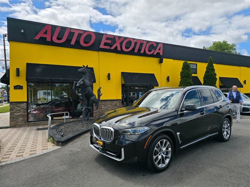Used 2025 BMW X5 xDrive40i w/ Premium Package AWD/4WD image 1