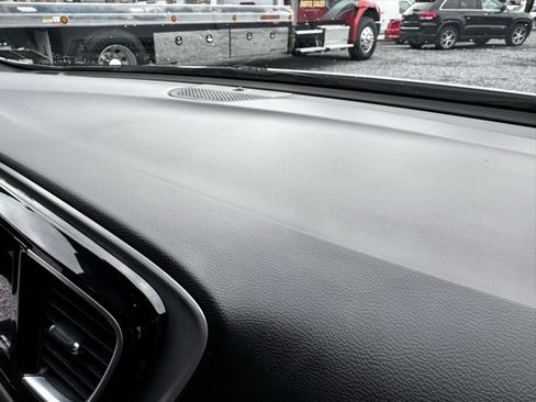 Used 2018 Chrysler Pacifica Touring Plus w/ S Appearance Package FWD image 25