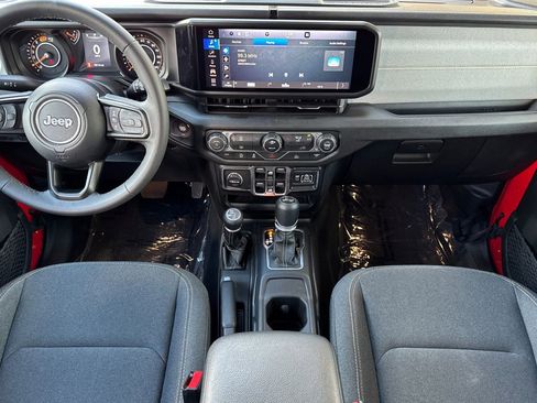 Used 2025 Jeep Wrangler Unlimited Sport AWD/4WD image 14