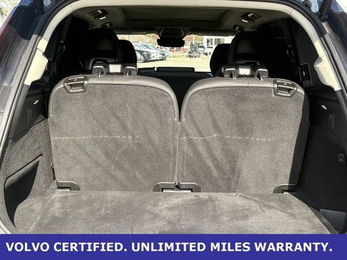 Certified 2025 Volvo XC90 B6 Plus image 38