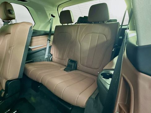 Used 2021 BMW X7 xDrive40i w/ Cold Weather Package image 28