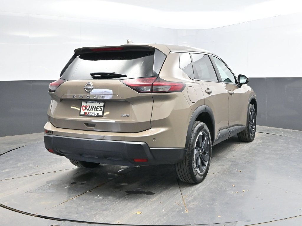 Used 2025 Nissan Rogue SV AWD/4WD image 7