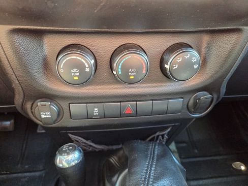 Certified 2018 Jeep Wrangler Sport AWD/4WD image 24