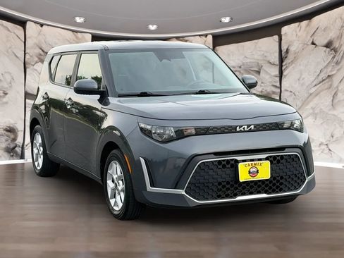 Used 2023 Kia Soul LX w/ Option Group 015 FWD image 4