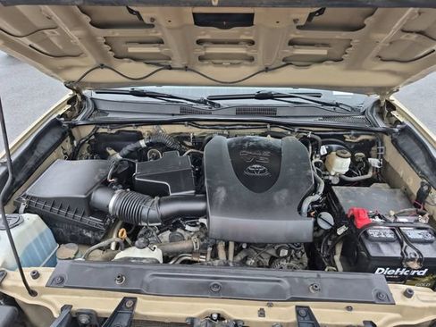 Used 2020 Toyota Tacoma TRD Sport AWD/4WD image 20