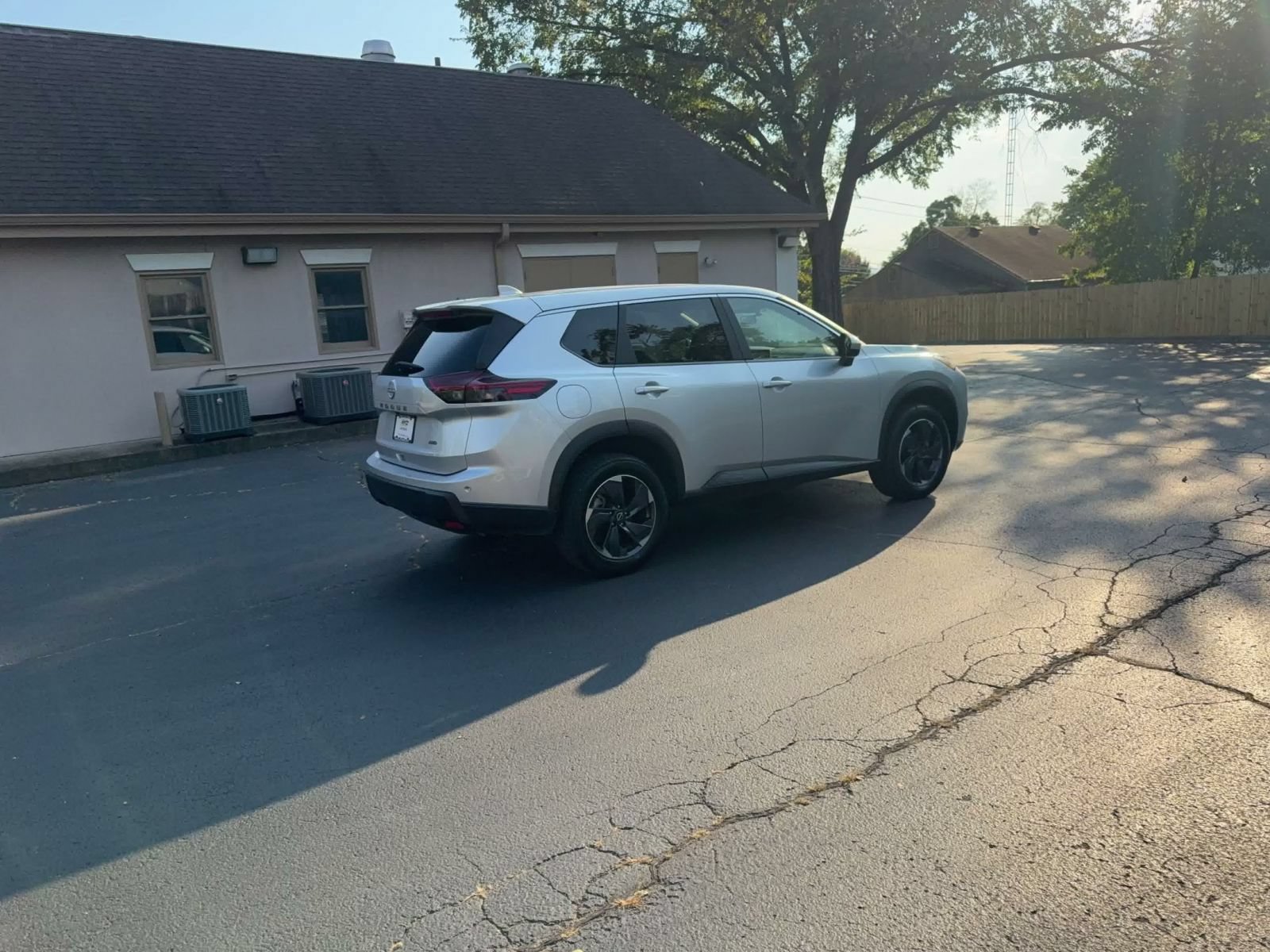 Used 2025 Nissan Rogue SV AWD/4WD image 13