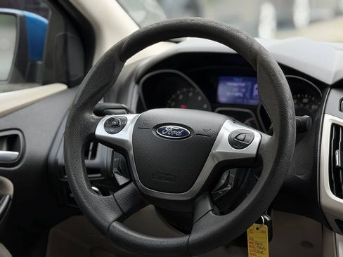 Used 2013 Ford Focus SE FWD image 16