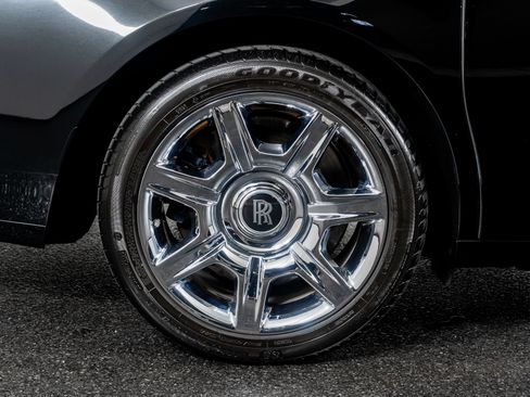 Used 2013 Rolls-Royce Ghost image 9