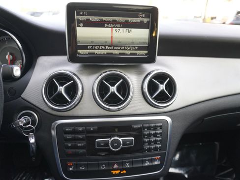 Used 2015 Mercedes-Benz GLA 250 4MATIC image 17