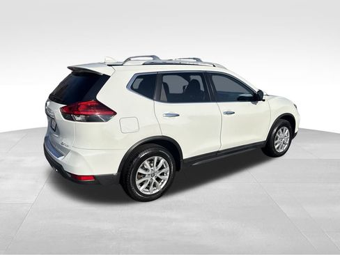 Used 2017 Nissan Rogue SV image 6