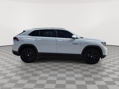 Used 2022 Volkswagen Atlas Cross Sport SE image 4