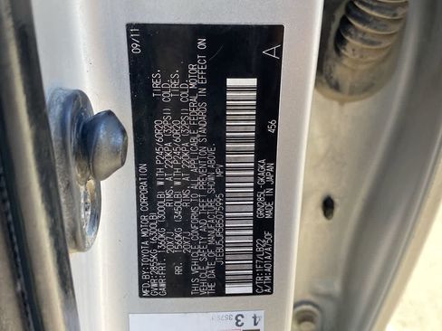 Used 2011 Toyota 4Runner Limited image 33